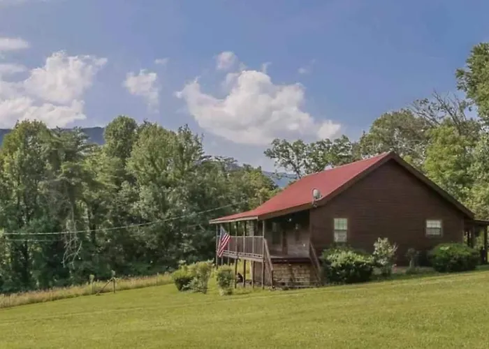 Beautiful View! Log Cabin,Fireplace,Hot Tub,Arcade,Pool,Fishing