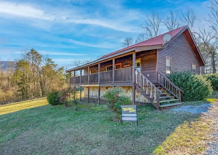 Beautiful View! Log Cabin,Fireplace,Hot Tub,Arcade,Pool,Fishing